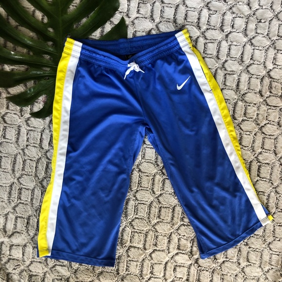 Nike Pants - Nike Dri-Fit crop pants